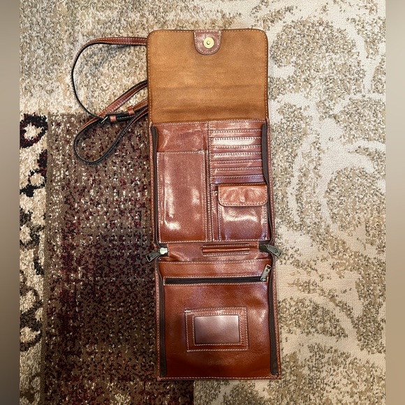 Patricia Nash embossed brown leather Crossbody organizer - Picture 4 of 7